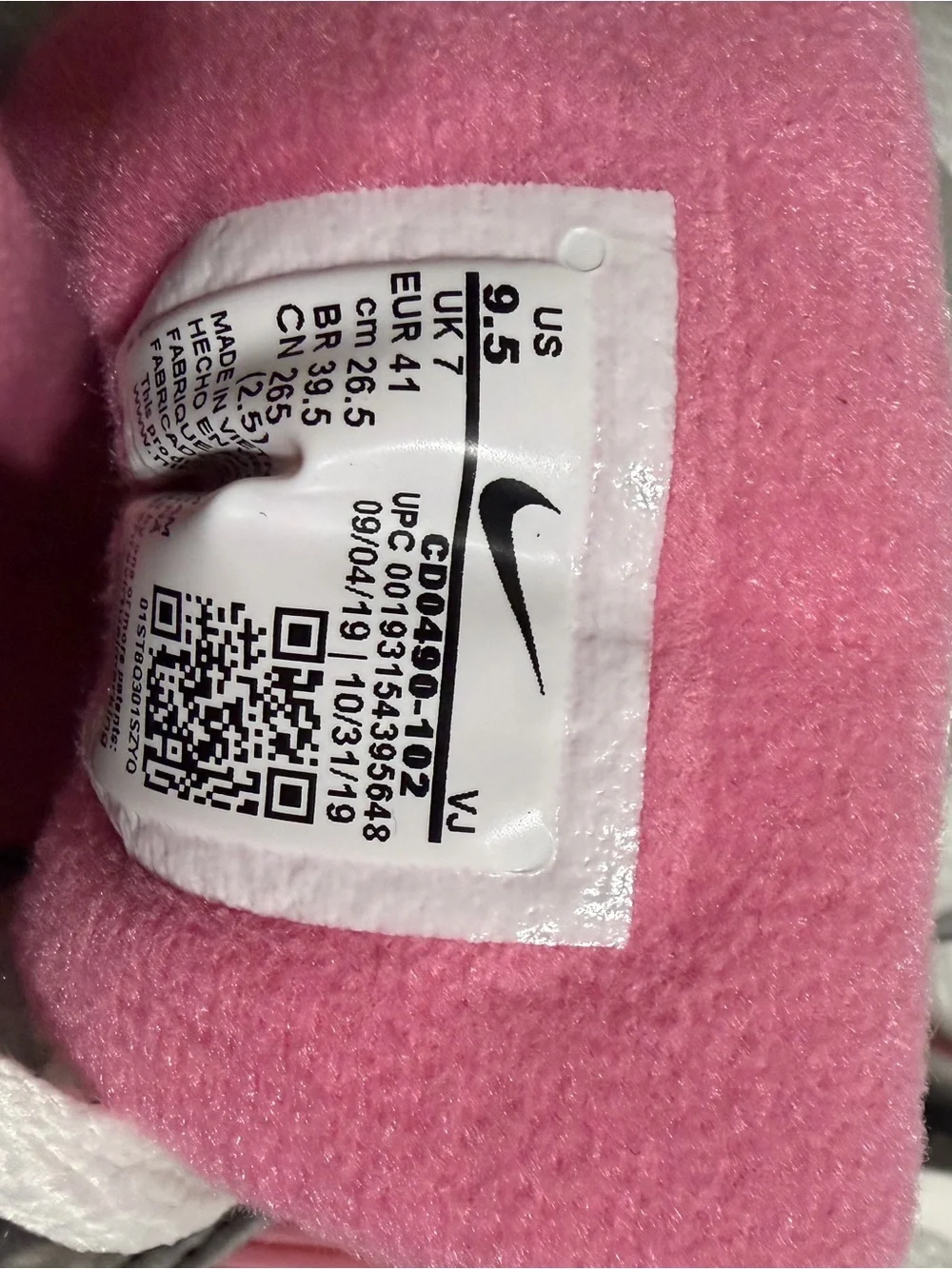 Nike White, Gray & Pink Running Shoes